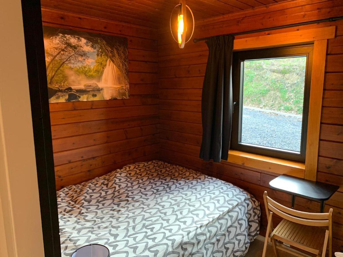 Gites Douillets : Chalet Sur Pilotis Houyet Exterior foto